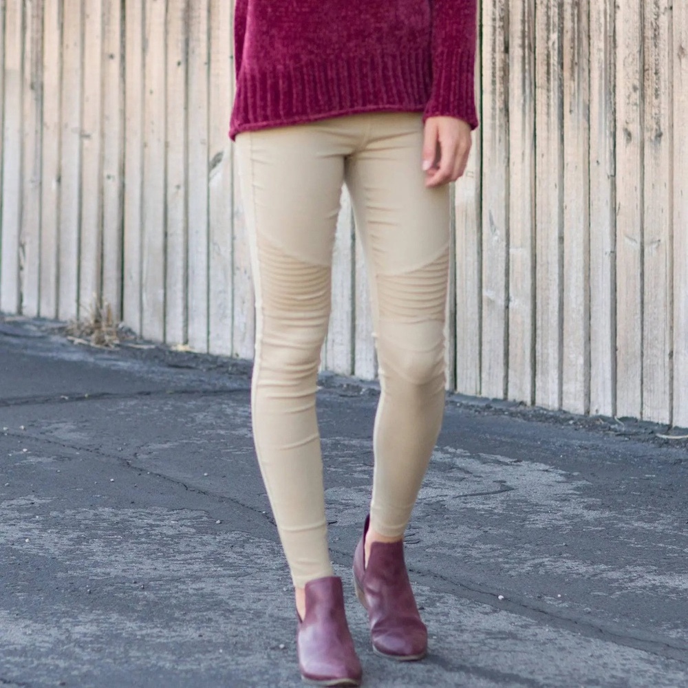 Truly Contagious Khaki Color Moto Jeggings NWT